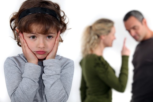 Een stockfoto die symboliseert: Ouderverstoting? Niet respecteren van verblijfsregeling is gewelddaad